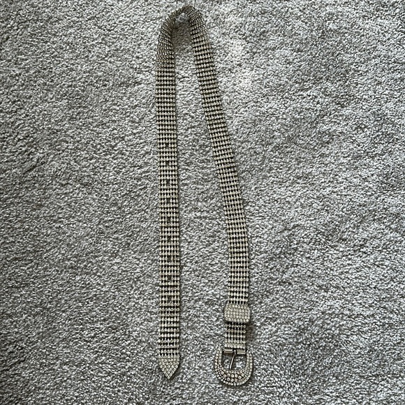 Below The Belt - Silver Stone Belt - Picture 1 of 5